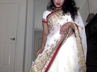 Desi Dhabi approximately Saree getting Naked and Plays respecting Prudish Pussy